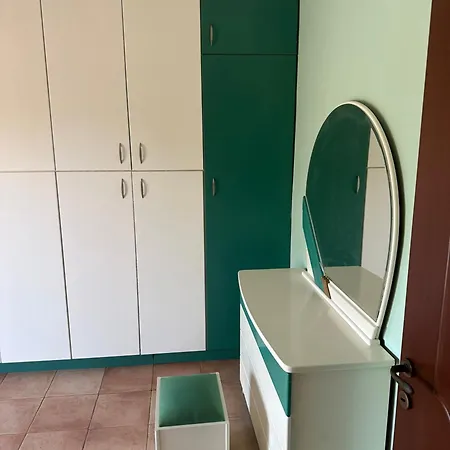 Canty نيا بوتيدايا